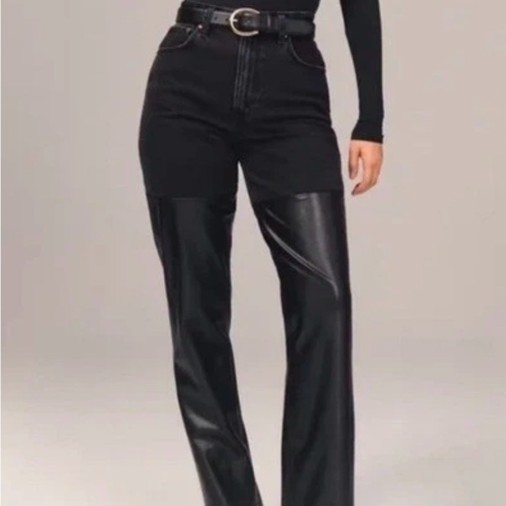 Abercrombie & Fitch 90s Straight Ultra High Rise Jeans - Size 2L Curve Love
